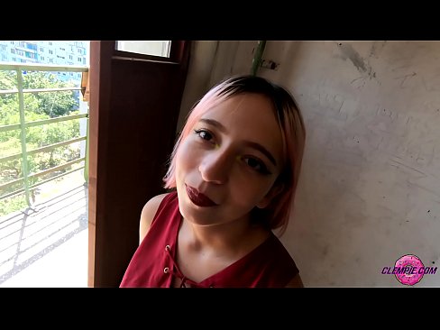 ❤️ Ikasle sentsuak arrotz bat zurrupatzen du kanpoaldean - Cum On His Face ️ Sexu bideoa %eu.happytour.topan ️❤